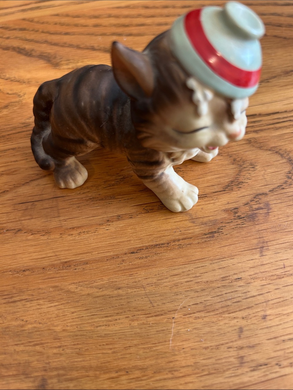 Vintage collectible -Small Ceramic Kitten Figurine in Brown and White